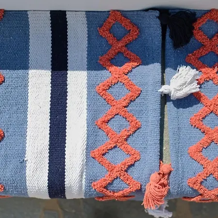 Thavma In Sifnos * Аполлония